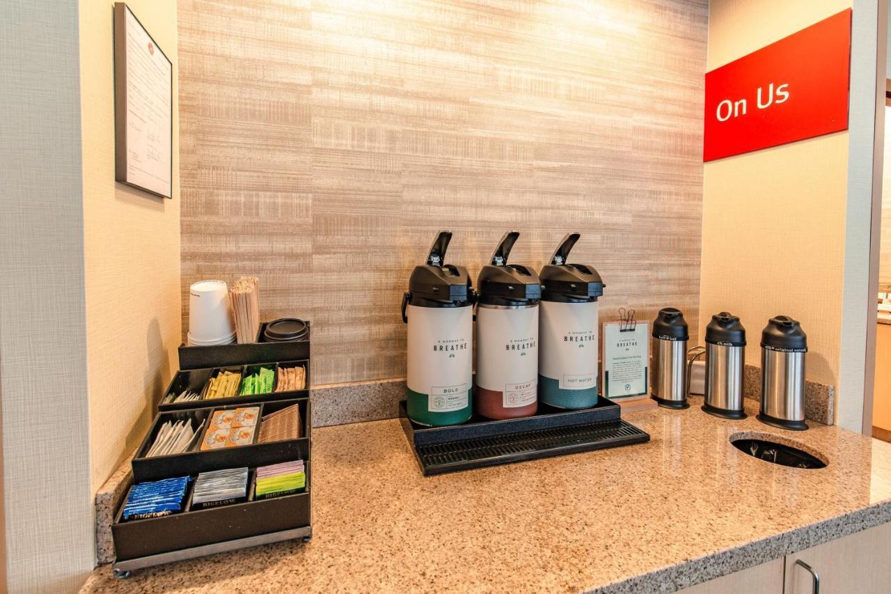 Towneplace Suites By Marriott Gilford Buitenkant foto