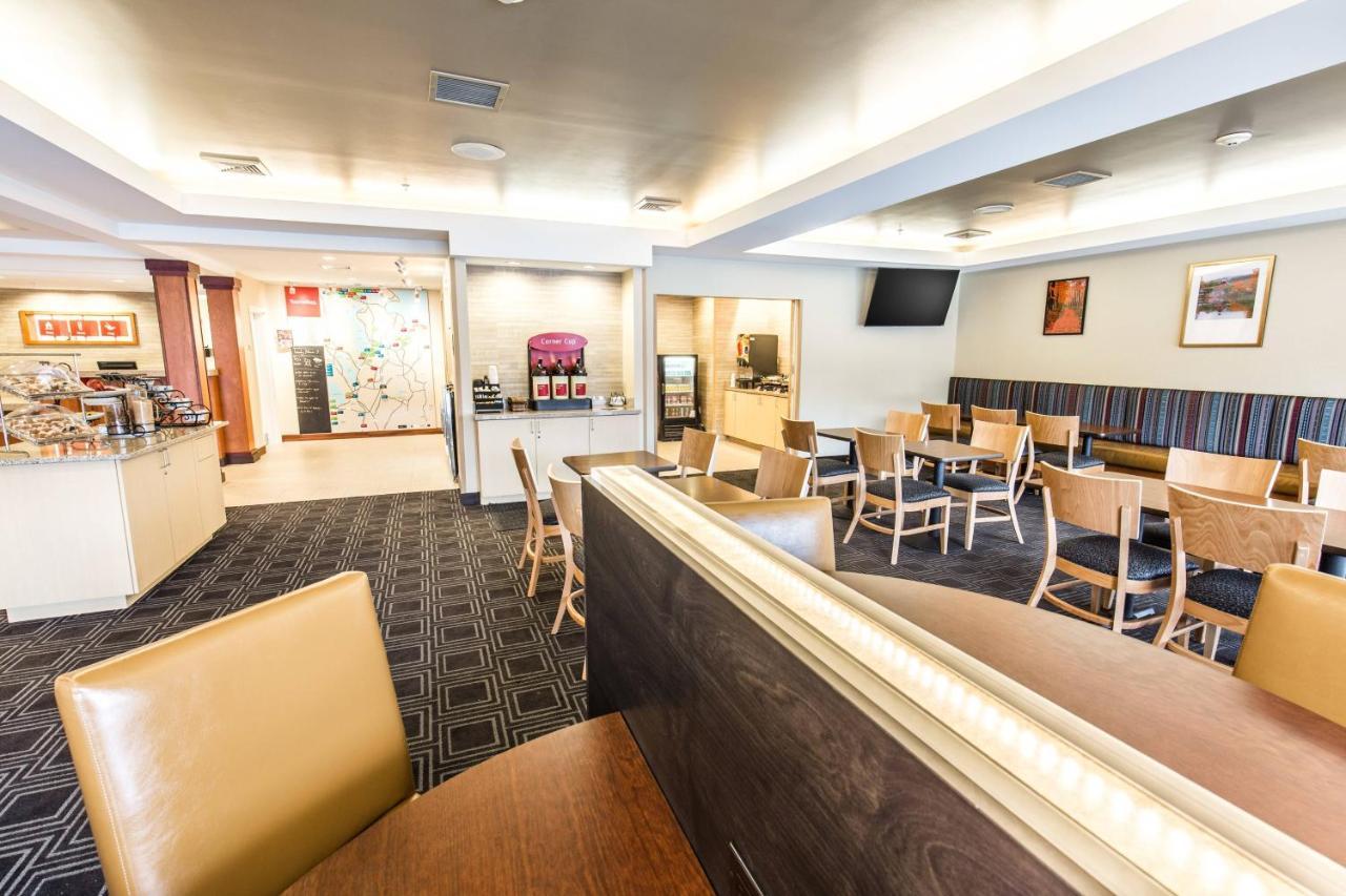 Towneplace Suites By Marriott Gilford Buitenkant foto