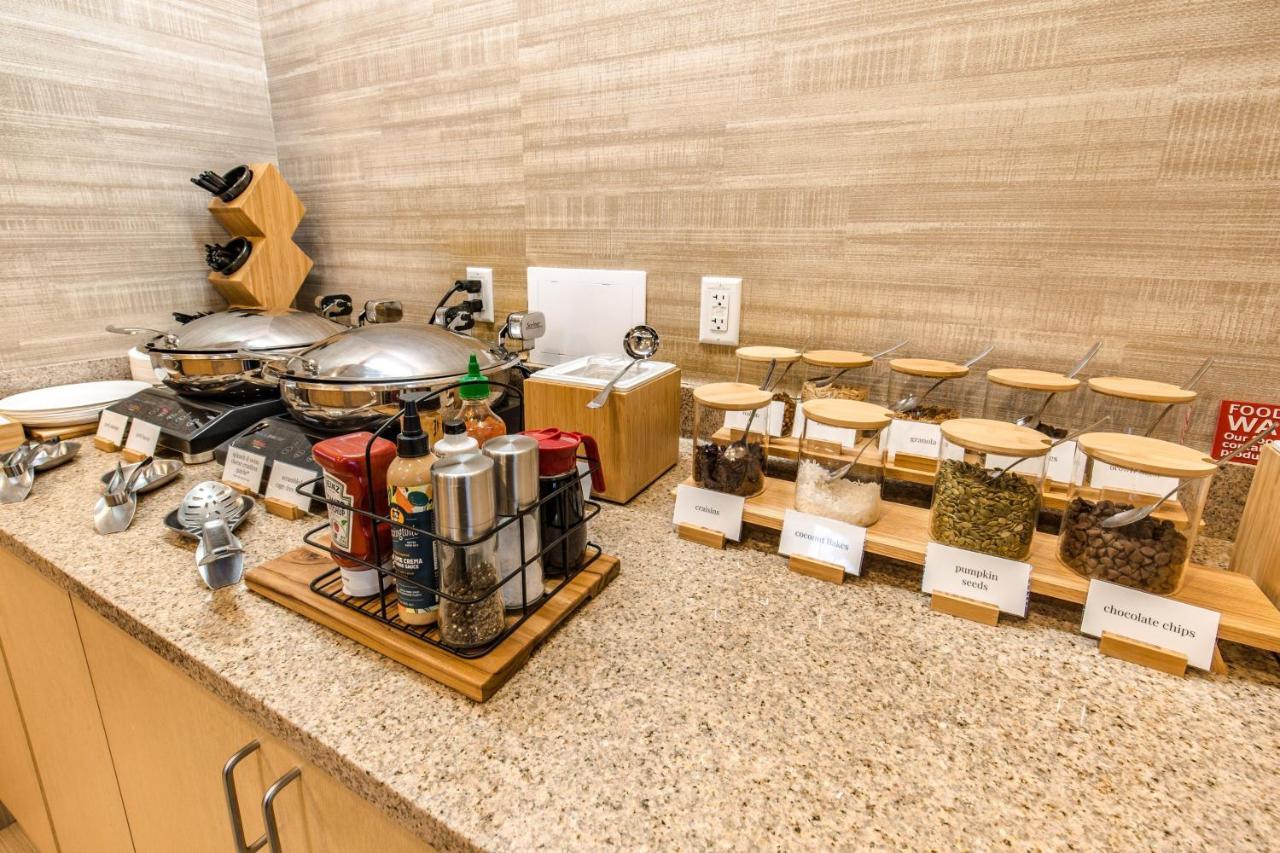 Towneplace Suites By Marriott Gilford Buitenkant foto