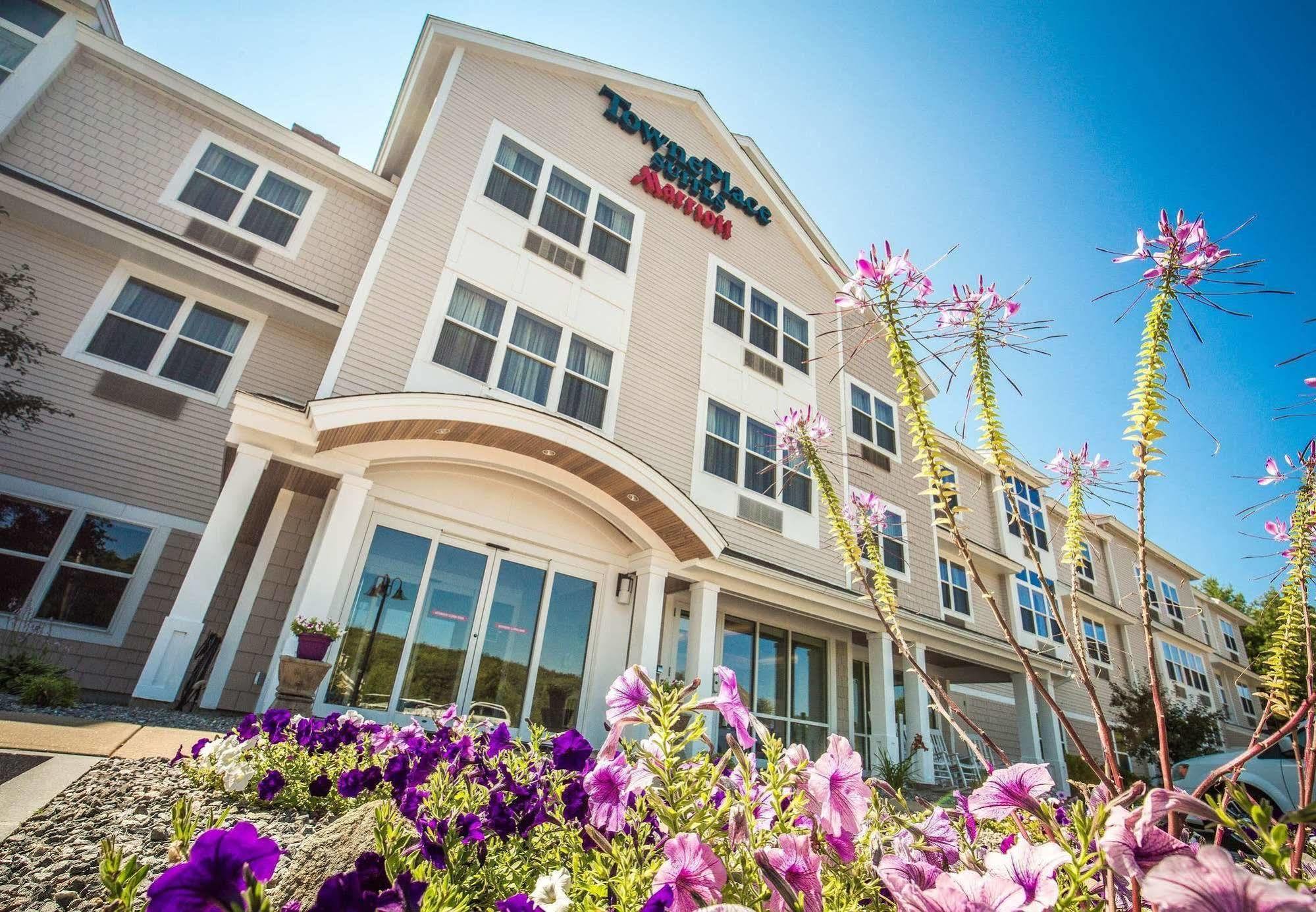 Towneplace Suites By Marriott Gilford Buitenkant foto
