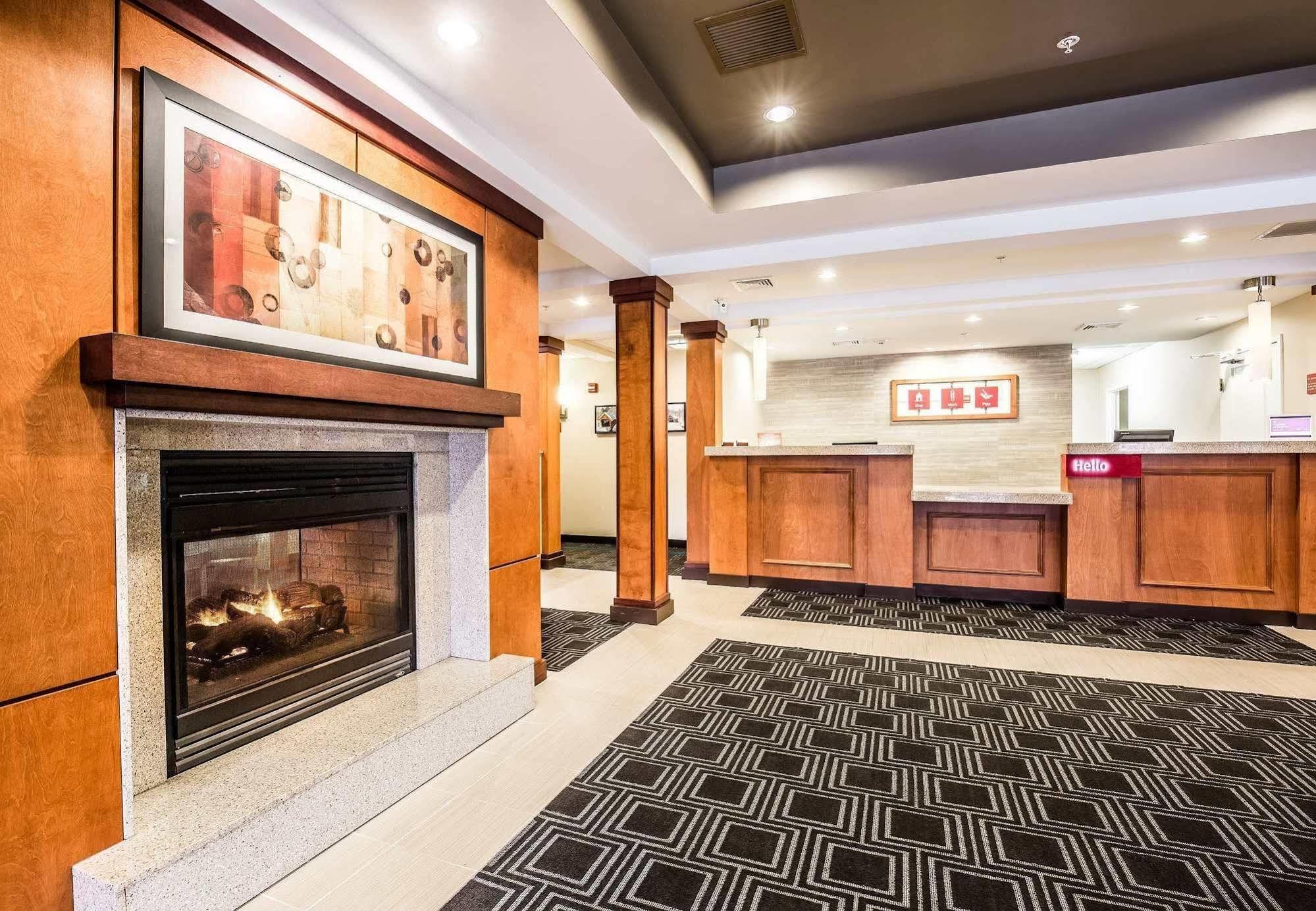 Towneplace Suites By Marriott Gilford Buitenkant foto