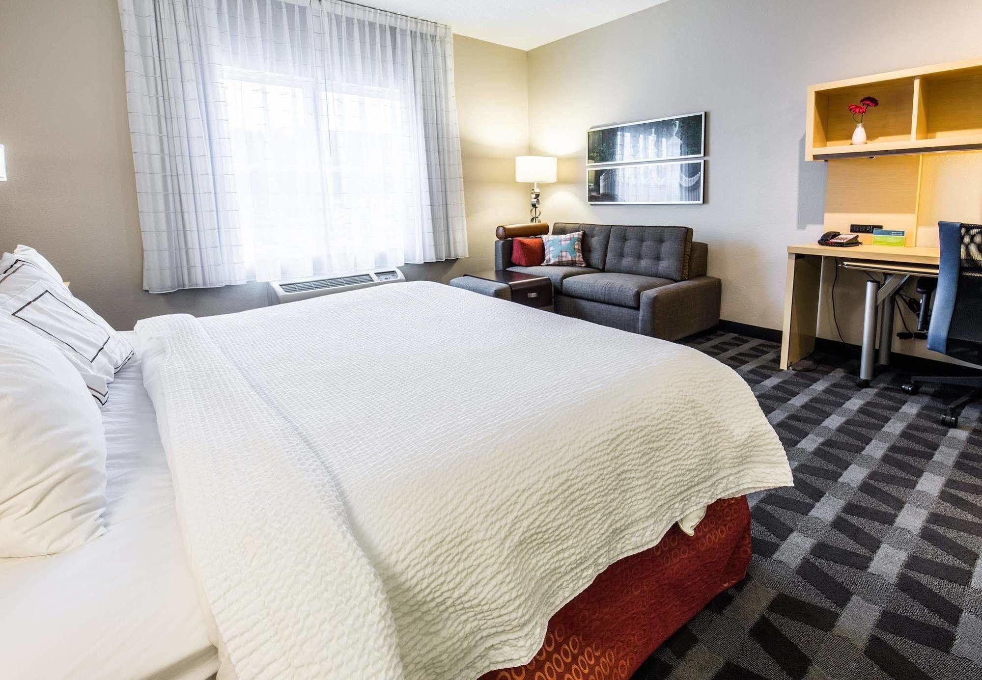 Towneplace Suites By Marriott Gilford Buitenkant foto
