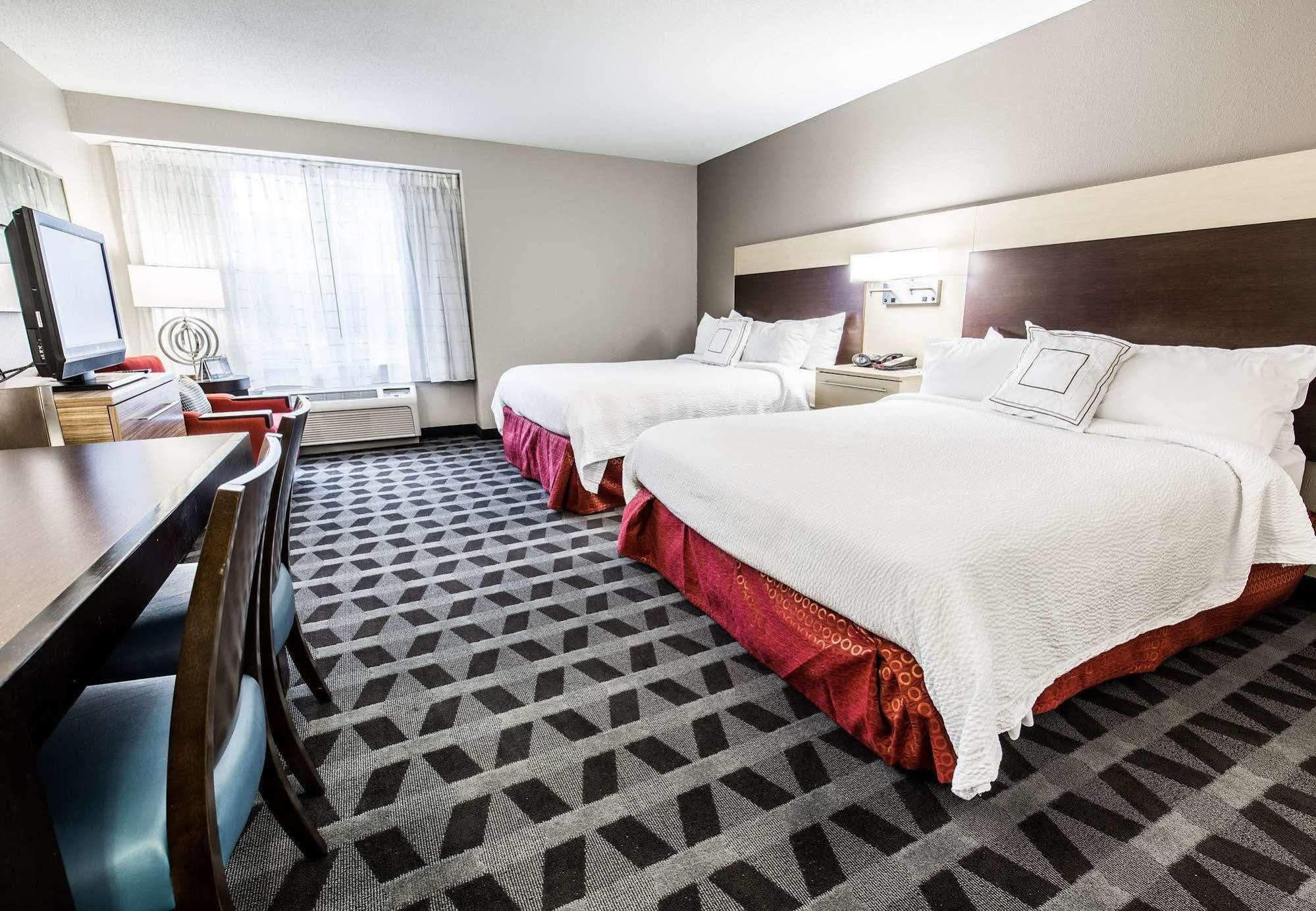 Towneplace Suites By Marriott Gilford Buitenkant foto